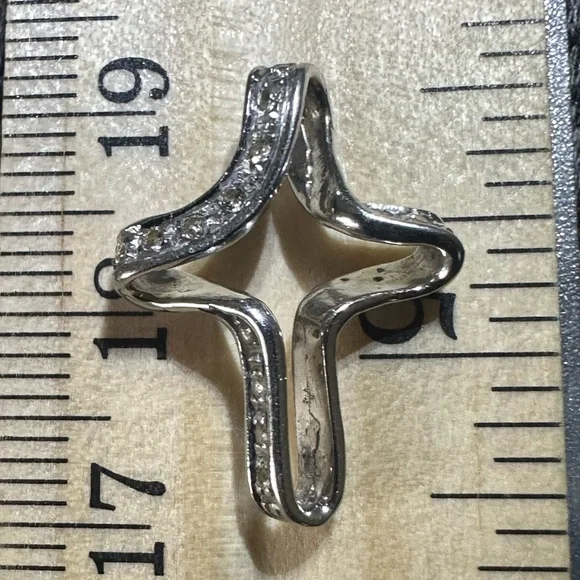 18k white gold cross pendant with diamonds from Italy. Stamped 750 and Hallmarks - Picture 4 of 7